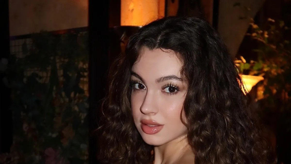 Bir Gece Masalı’nın genç yıldızı Su Burcu Yazgı Coşkun’un annesine bakın! Güzelliğini meğer annesinden almış…