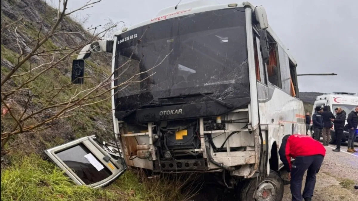 SON DAKİKA: Balıkesir’de işçi servisi kaza yaptı! Çok sayıda yaralı var!